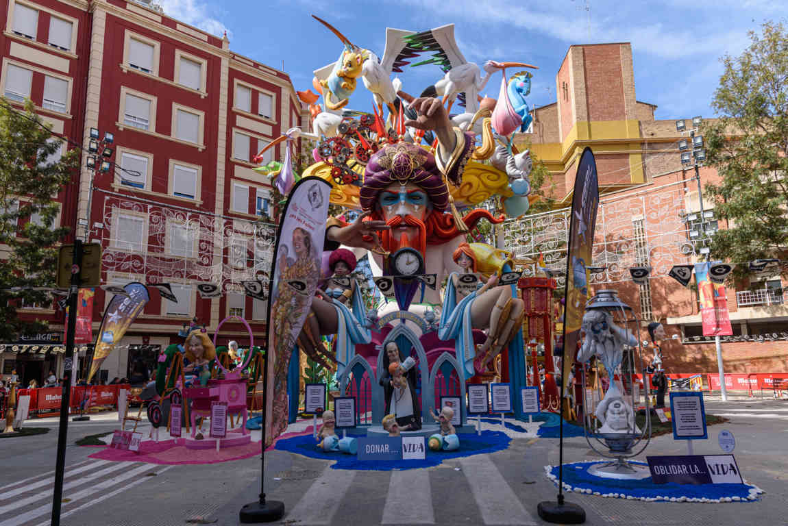 Valencia - fallas 2023 - 6 premio - falla Cuba-Literato Azorín - Vida 01 .jpg